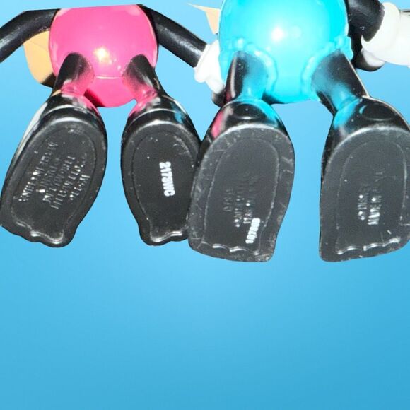 Disney Minnie Mouse Doll Snap N Style Posable Dress Up & Mickey Swimming Toy A7 - Picture 2 of 8